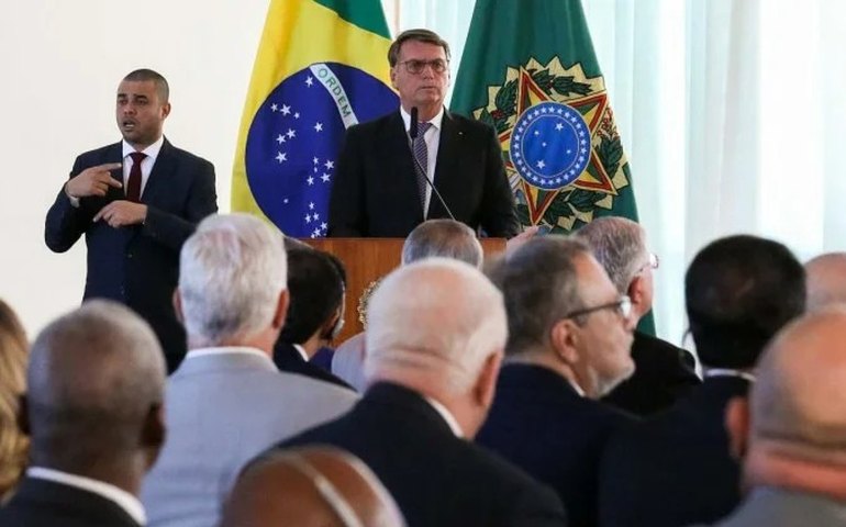 Ação que pode deixar Bolsonaro inelegível deve ser julgada em maio