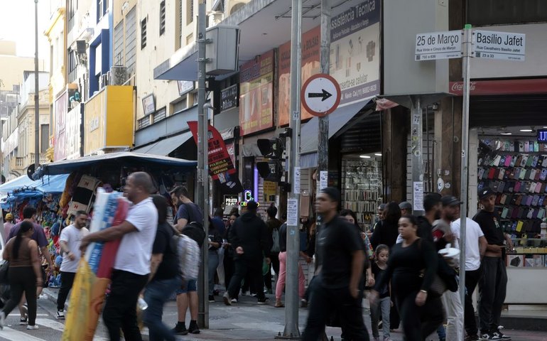 Desemprego recua em 18 estados no segundo trimestre