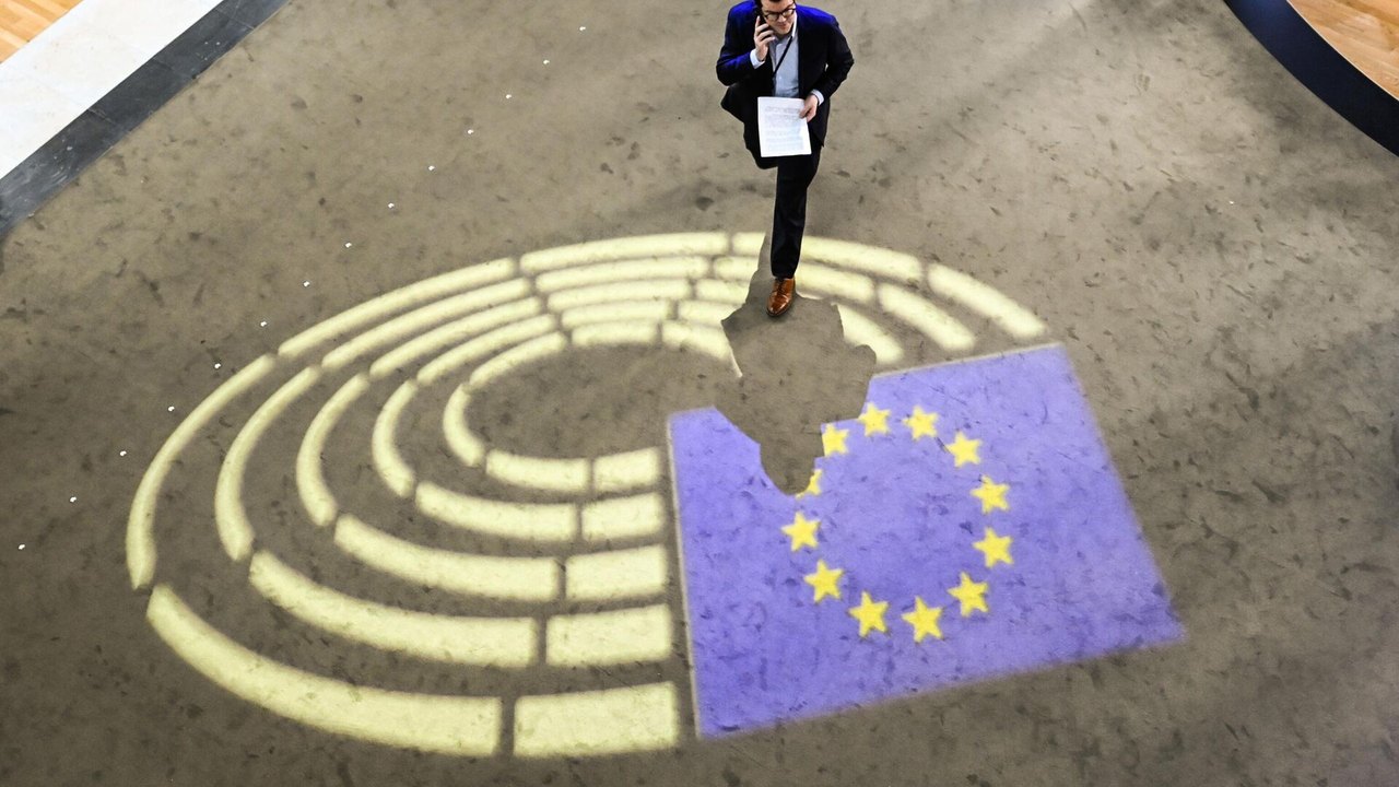 Acaba a época dos antigos regimes políticos na Europa, diz parlamentar europeu