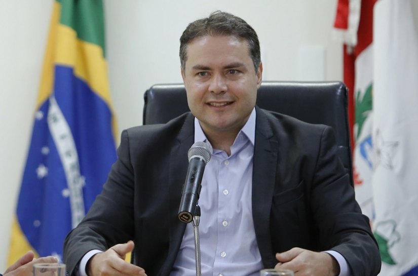 Decisão de Renan Filho em antecipar salários repercute nacionalmente