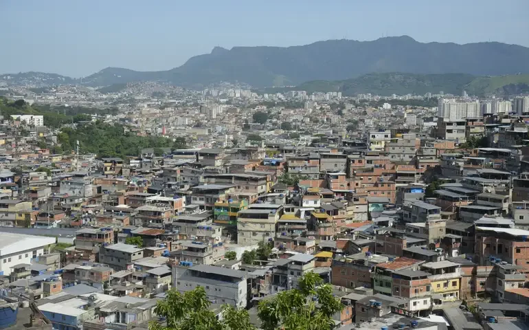 Mulher é detida após se recusar a pagar quatro salgados em lanchonete