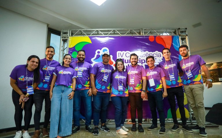 Conferência reúne artistas e agentes do setor em amplo debate sobre políticas culturais