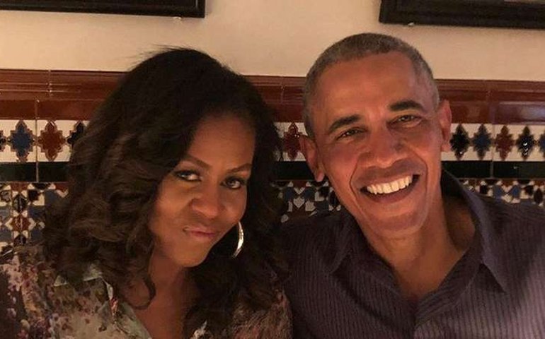 Michelle e Barack Obama completam 28 anos de casados e pedem que americanos votem