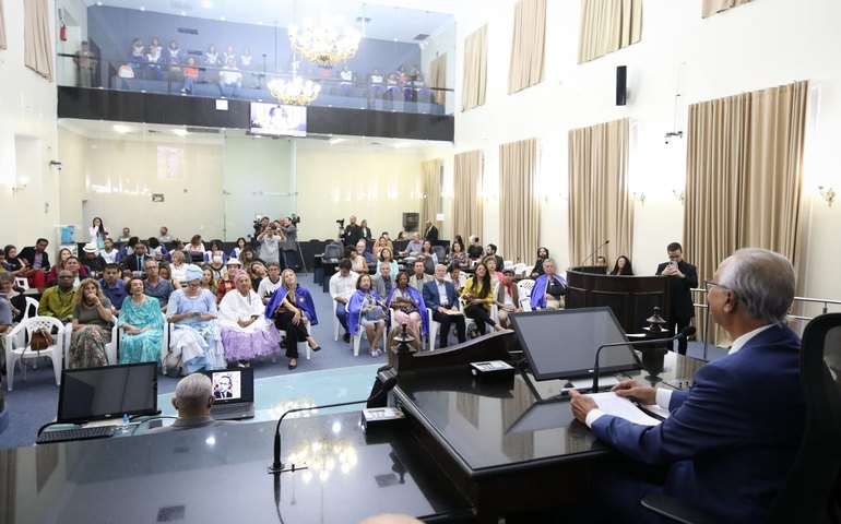 Assembleia homenageia o poeta alagoano Jorge de Lima