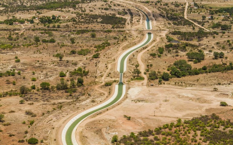 Governo de Alagoas amplia prazo das autorizações de uso da água do Canal do Sertão