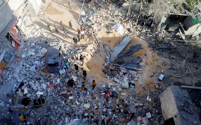 Israel ignora pedido de tribunal e ataca Rafah