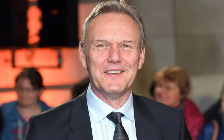 Morre Anthony Head, ator de 'Buffy' e 'Ted Lasso', aos 72 anos