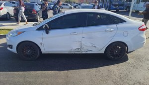 Carro responsável pelo atropelamento.