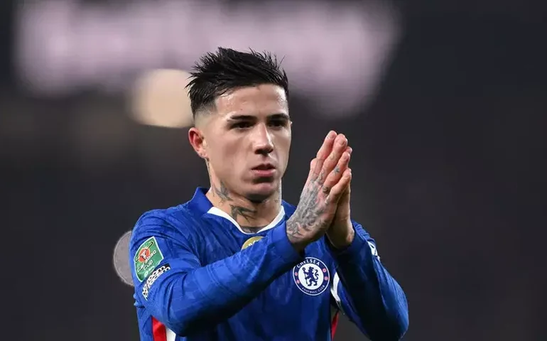 Enzo Fernández pede desculpas ao Chelsea após polêmica e reforça compromisso com o clube