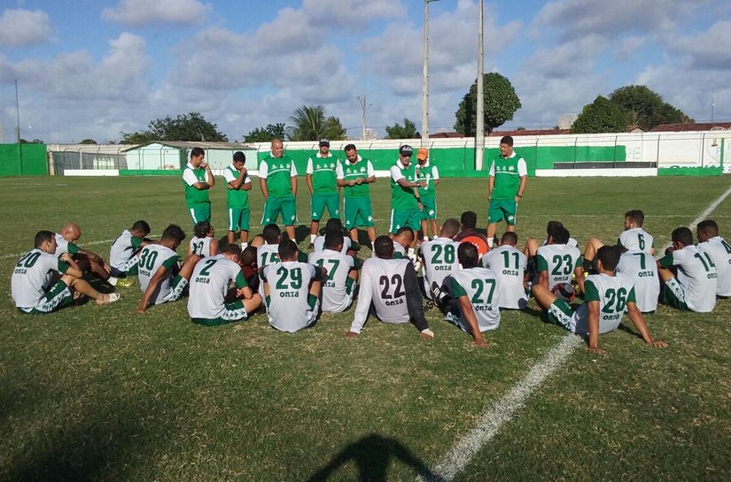 Marechal faz última atividade antes de jogo considerado decisivo para Coruripe
