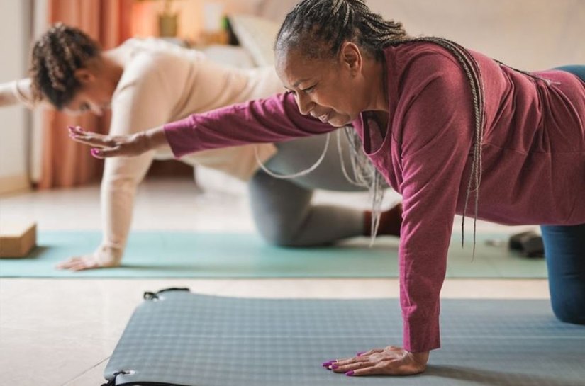 Pilates às 5h da manhã ajuda a criar rotina saudável e melhora disposição para o dia
