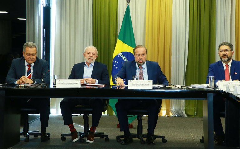 Lula instala conselho para tratar de minerais críticos e terras raras