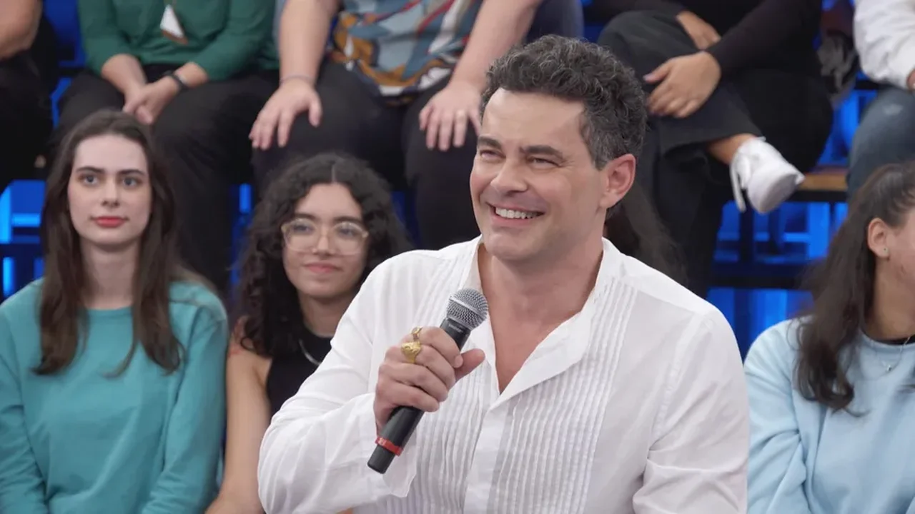 Carmo Dalla Vecchia fala sobre personagem gay