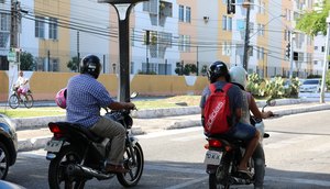 MOTOS