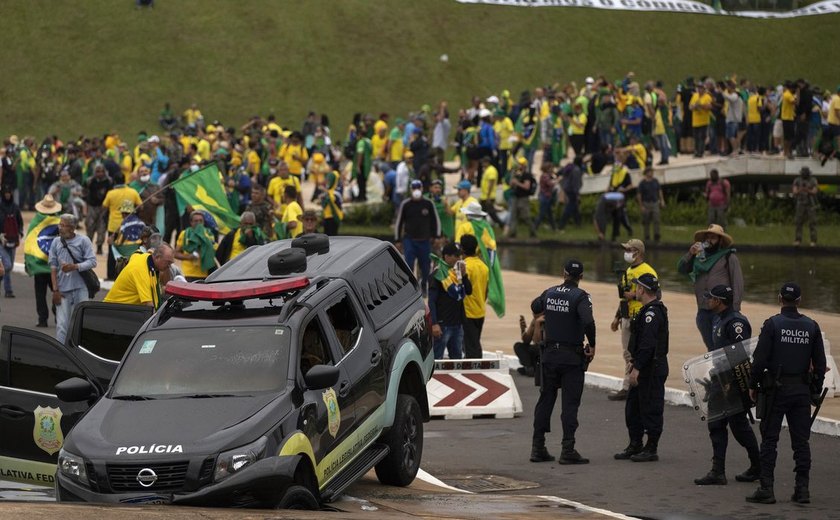 Delegado da PF nega omissão em 8/1 e diz que PM não cumpriu combinado