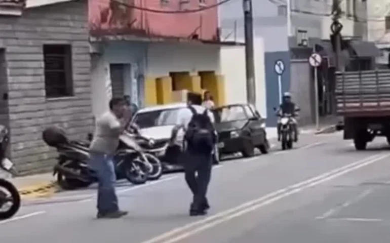 Motociclista morre após briga de trânsito no Centro de Varginha