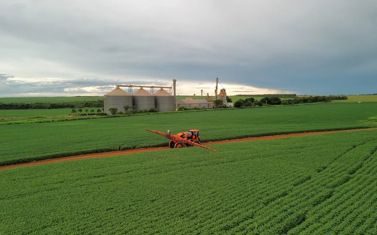Alta de até 64% nos fertilizantes impulsiona uso de biossoluções para reduzir custos no campo