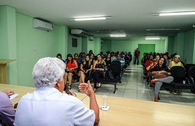 Secretário apresenta diretrizes para serviços nas unidades de saúde