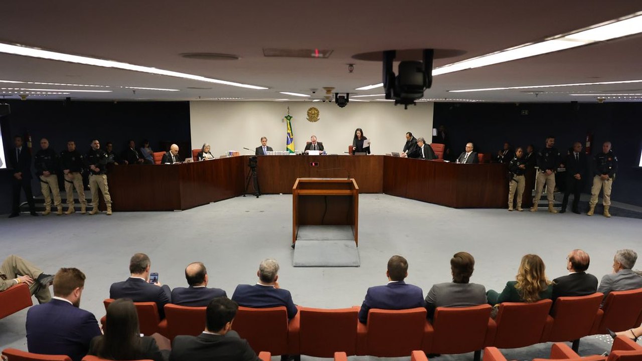 Ministros do STF avaliam que prisão de Bolsonaro na trama golpista deve ocorrer até o fim do ano