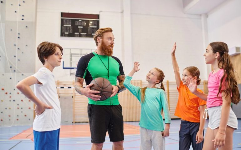 Comissão debate dispensa de registro no conselho profissional para professor de educação física