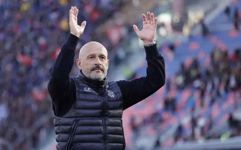 Técnico do Bologna é internado com pneumonia na Itália