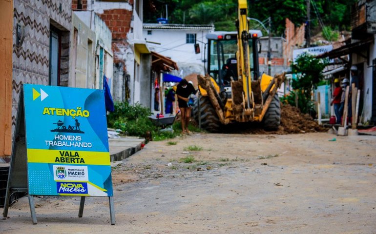 Nova Maceió: Prefeitura executa obras em Guaxuma
