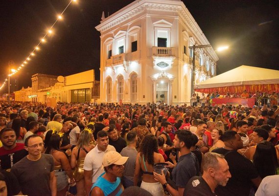 Jaraguá Folia promete arrastar milhares de foliões pelo bairro histórico nesta sexta