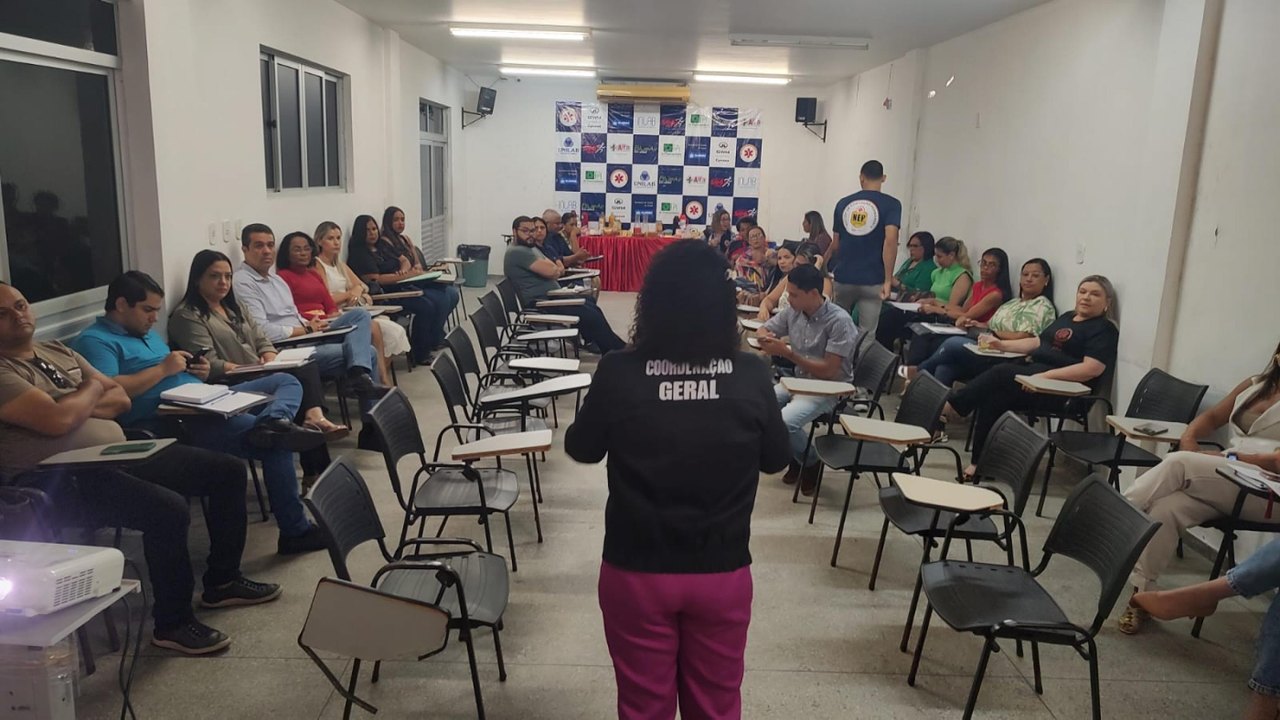 Samu discute ações para 2025 com coordenadores das bases descentralizadas e secretários de saúde