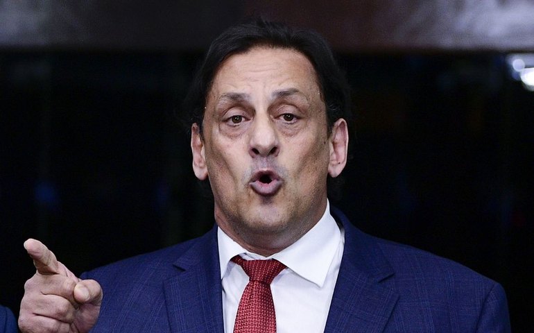 Ex-advogado de Bolsonaro é condenado por injúria racial