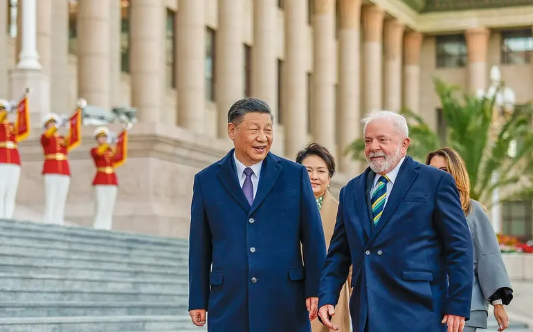 Lula recebe Xi Jinping no Palácio da Alvorada