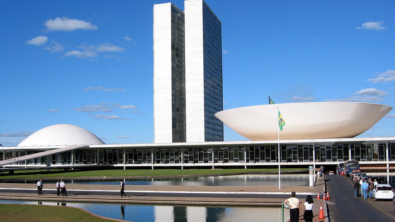 Congresso promulga emenda que isenta de IPTU imóveis alugados por igrejas