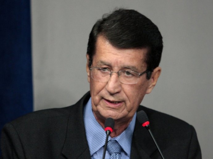 Projeto de Antônio Holanda concede título de cidadania maceioense e a comenda Mário Guimarães a primeira-dama de Alagoas