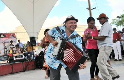 Prefeito Luciano lamenta a morte de Afrisio Acácio, o sanfoneiro do “Cultura na Praça”
