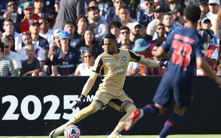 Ederson se machuca e John, ex-Botafogo, é convocado para amistosos