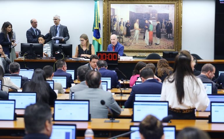 Senadores voltam a discutir projeto que autoriza governo a antecipar R$ 15 bi em despesas