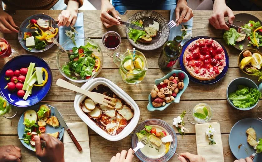 5 atitudes para ter uma alimentação mais saudável em 2023