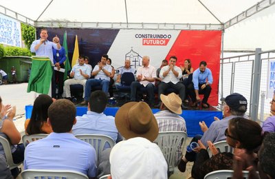 Marx Beltrão participa de inauguração de agência do INSS em Cacimbinhas  