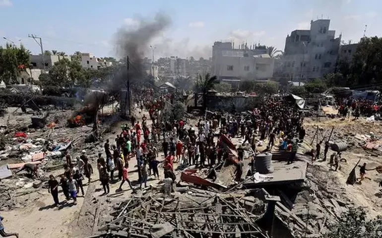 Ataque israelense a campo de refugiados no sul de Gaza deixa pelo menos 70 mortos, diz Ministério da Saúde do enclave