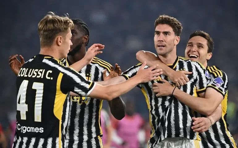 Com gol de Vlahovic, Juventus derrota a Atalanta e conquista a Copa da Itália