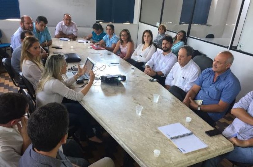 Seagri, cooperativas e laticínios discutem Programa do Leite em Alagoas