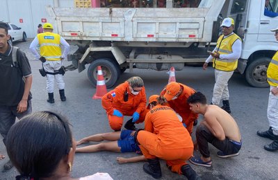 Ronda atende jovem vítima de acidente e idosa que passou mal durante colisão no Jacintinho