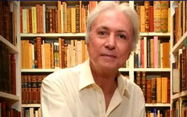 'Imortal' Antonio Carlos Secchin volta à poesia com livro sobre recomeços: 'Há preconceito contra escritores após certa faixa etária'