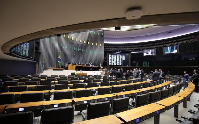 Deputados do Novo, PL, PSOL e PSB se unem para criticar aumento de cadeiras na Câmara