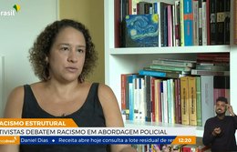 Como o racismo estrutural se manifesta nas abordagens policiais?