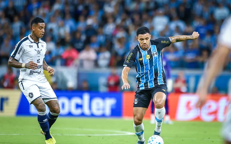 Grêmio não aproveita expulsão de rival e empata sem gols com o Remo no Brasileirão
