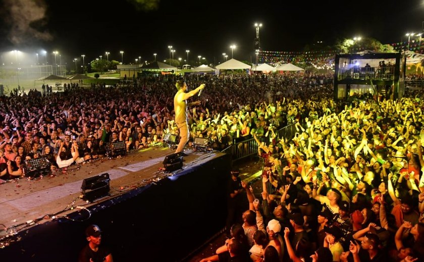 Multidão ocupa Lago da Perucaba na abertura dos shows de São João