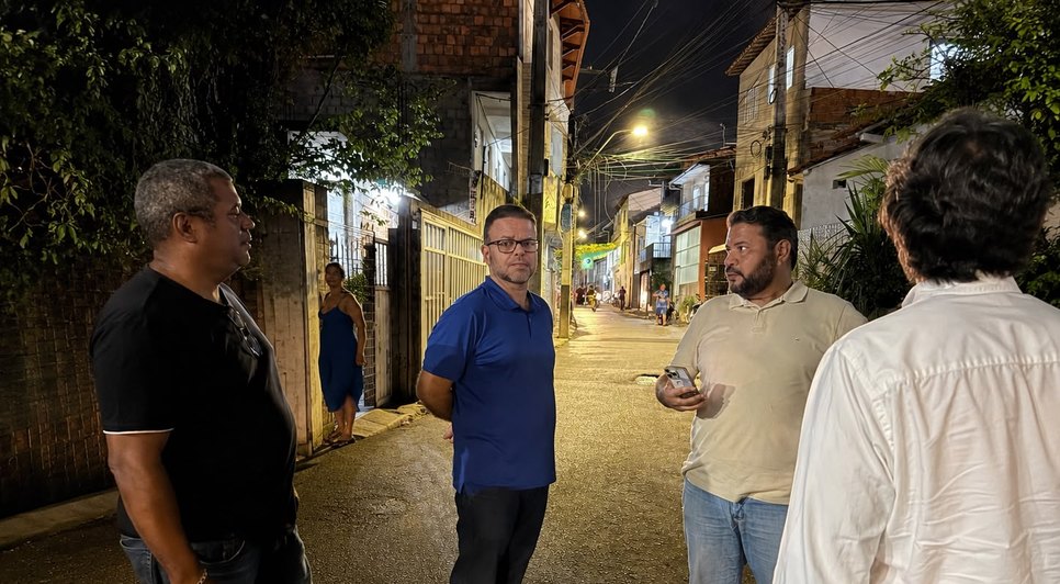 Léo Loureiro ouviu demandas dos moradores da Grota do Cigano