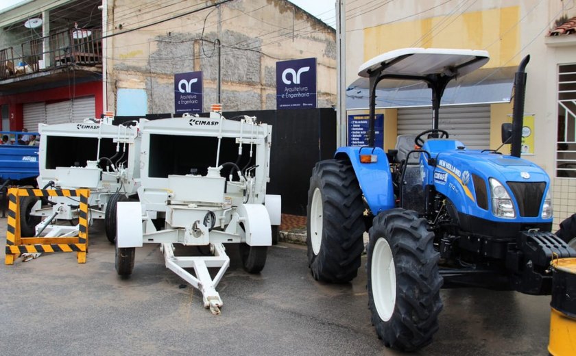 Coruripe recebe equipamentos e máquinas do presidente da Câmara Federal, Arthur Lira e da Codevasf