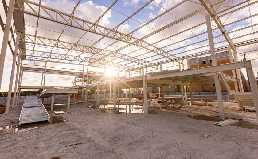 JHC visita obras da nova creche Gigantinhos do Vergel