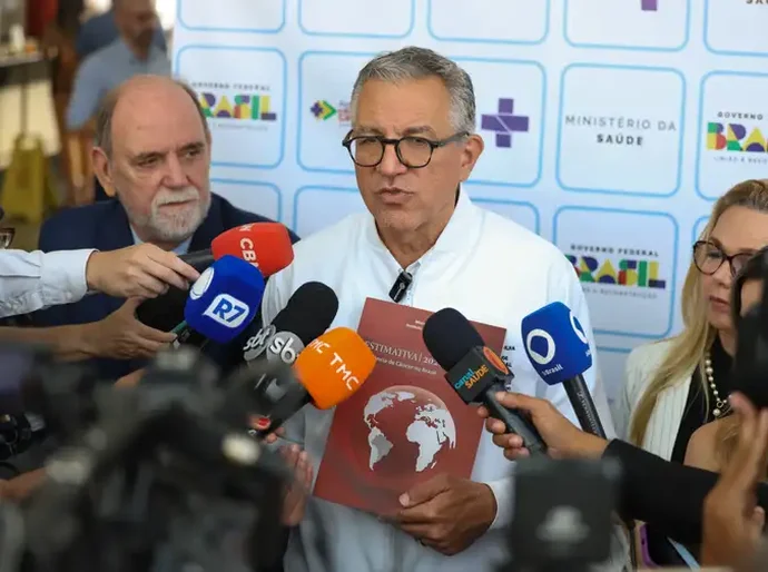 Brasil deve ter 781 mil novos casos de câncer por ano até 2028